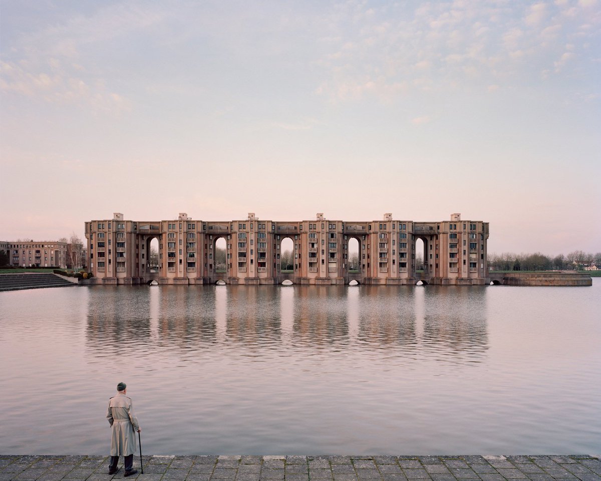 #LT Il s'agissait évidemment des Arcades du Lac, petit chef d'oeuvre de Ricardo Bofill à Montigny-le-Bretonneux (photo de Laurent Kronental)