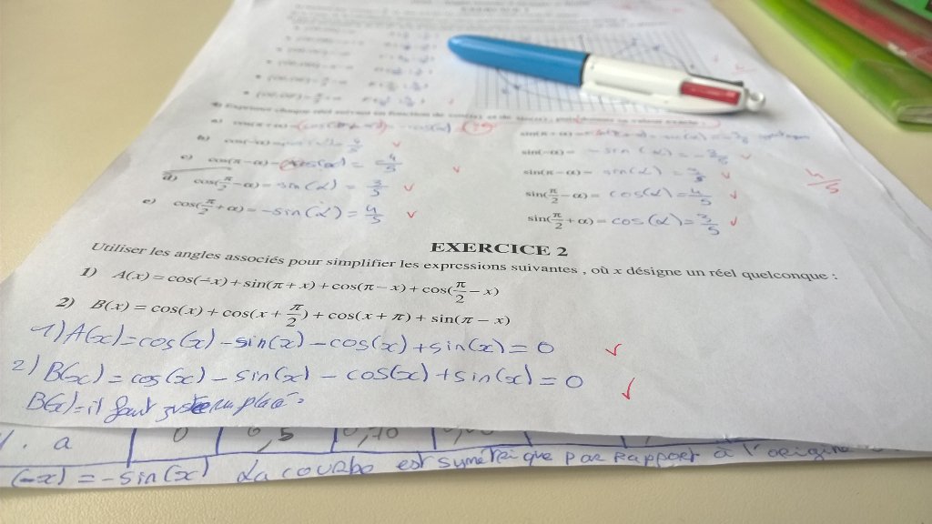 sacha_coool's tweet photo. Quand ton pote a eu 18 et pas 20 ducou il se tire en traitant le prof de reine des putes #verité https://t.co/zKPiuTI2YS