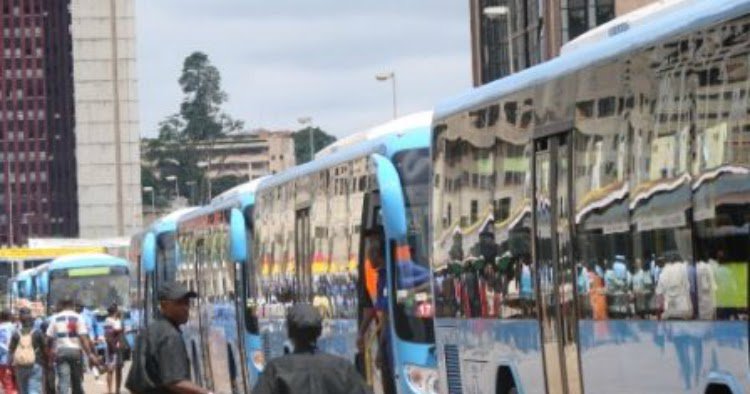 [ #Société ]  La livraison des bus de transport de masse n'interviendra qu'après la… dlvr.it/Mk2FnF #Cameroun #features #Cameroun