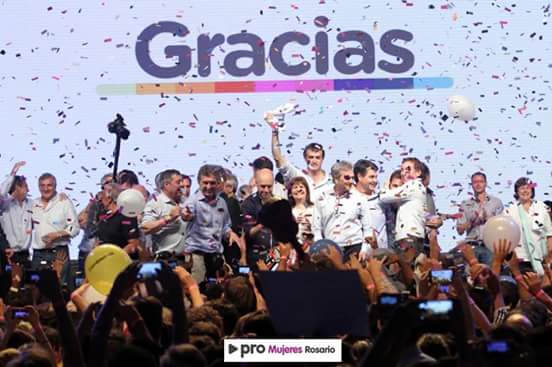 PromujeresRos's tweet photo. #DíaDelCambio 
Hoy el cambio sigue en marcha y estamos trabajando más que nunca para tener el país que soñamos.
Sigamos #CambiandoJuntos https://t.co/RM2FzTTblh