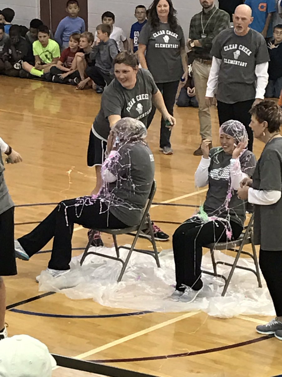 ccethesummit3PT's tweet photo. Before n after - Highest donators #mrshalasek #unitedway #sillystringfun #cce https://t.co/ciURqgxGNe