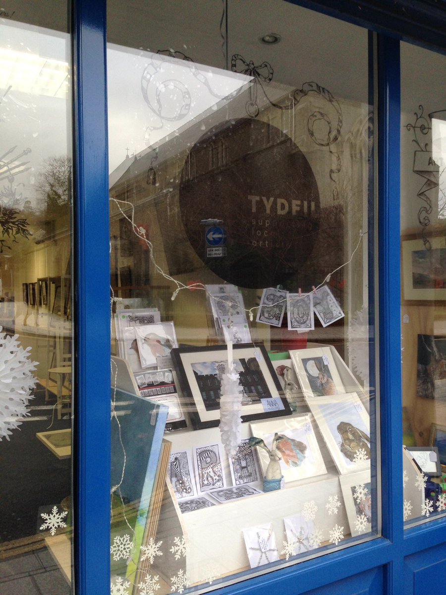 tydfilgallery's tweet photo. Starting the Christmas window display in November! #gifts #ChristmasDisplay #merthyrart https://t.co/zC7hftyCbD