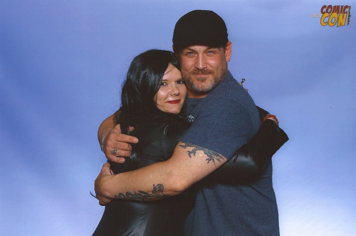 Fabienne_Kendra's tweet photo. #flashback #memories2016 My first convention this year #ComiConStuttgart ๐๐๐ Part1 @manubennett @TyOlsson @adrianpaul1 @Mark_Dacascos https://t.co/agtMT9Hopq