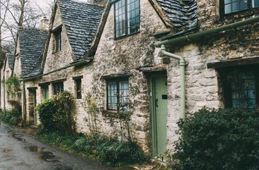 PropertyBoss's tweet image. #FunFact : The average 28 year old in the #US has moved houses 5.7 times 
#Moving #Renters #PropertyManagement