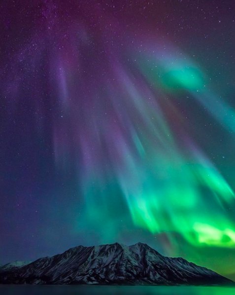 Stunning aurora captured by jonathan_tucker_photography on IG bit.ly/2gDwW38. #NorthernLights #ExploreCanada #TravelTuesday