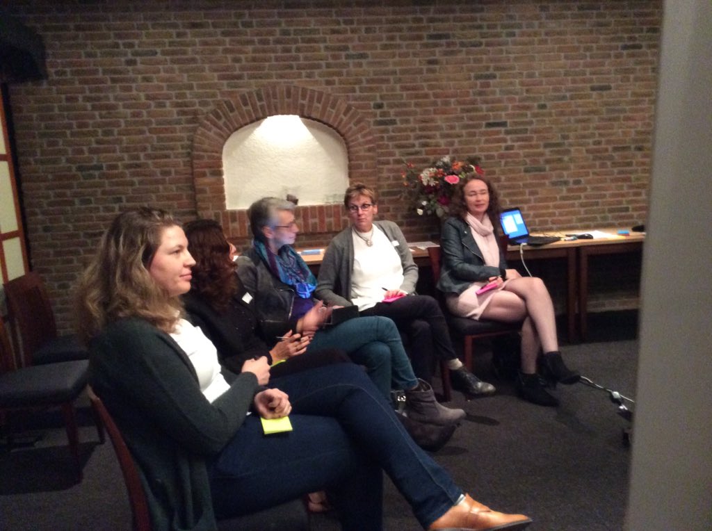 MedrieZwolle's tweet photo. Werksessie verbinding, onder begeleiding van Dian Paasman @isala https://t.co/goATpb7VmT