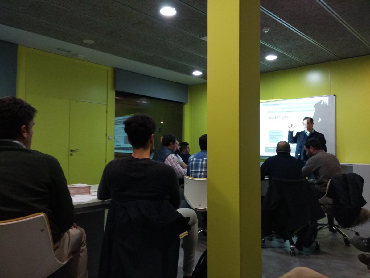 Lsanchezba's tweet photo. Aprendiendo nuevas estrategias de Marketing para @LaChinata con @webcafeina en #TAEe-Marketing @CEEI_Ex https://t.co/2AY2F2Yh83