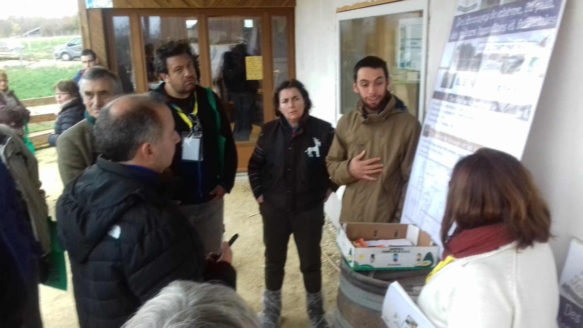 Caprinov's tweet photo. [A voir aux circuits filière #Caprinov] Des délégation chilienne et ukrainienne présentes sur les visites avec #Alicoop et @Chambagri79 https://t.co/AVDnXjA2kE