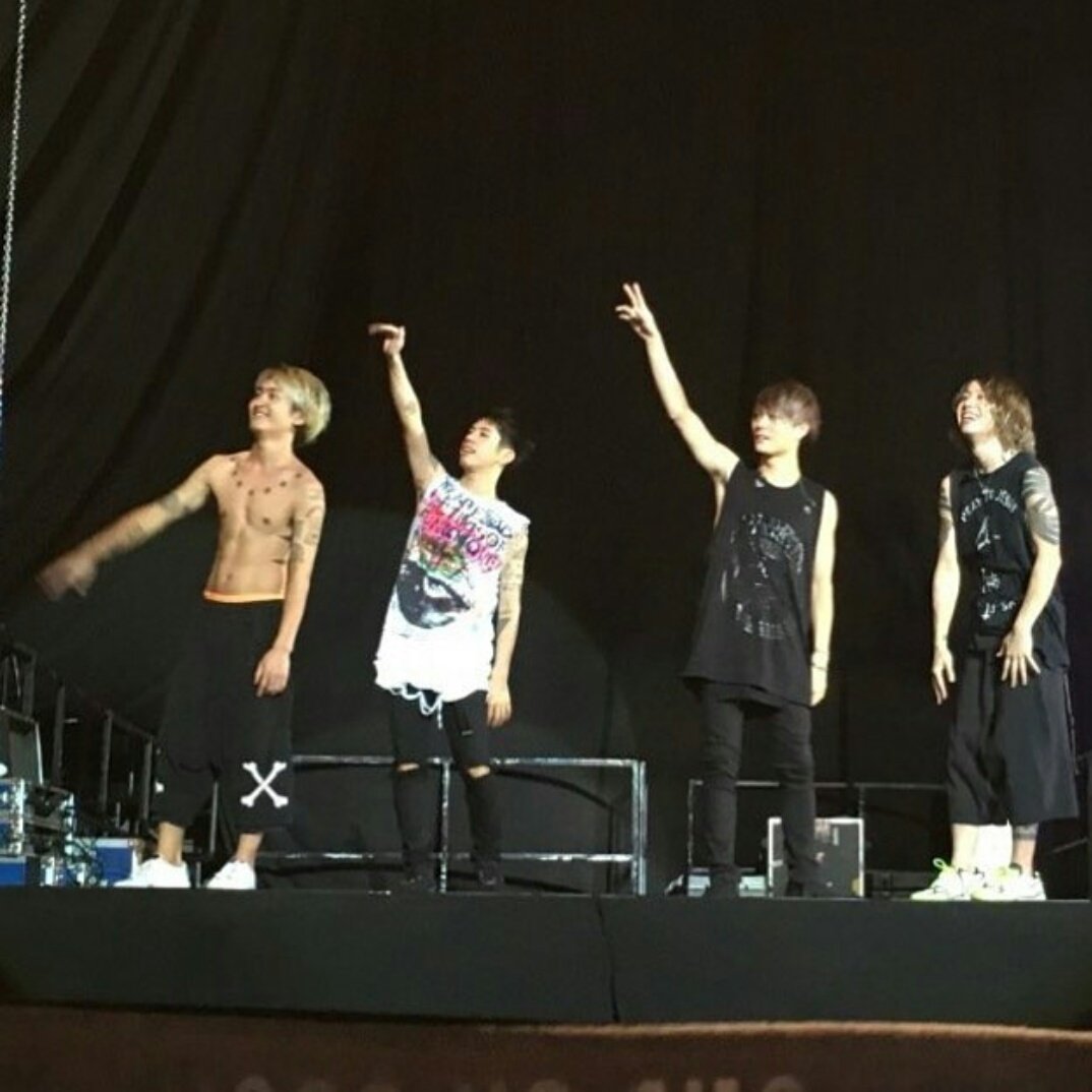 rikako10969's tweet photo. 山田孝之さん上海のliveきてたんや！
驚きしかない❗笑
#oneokrock https://t.co/O1OkckeE0z