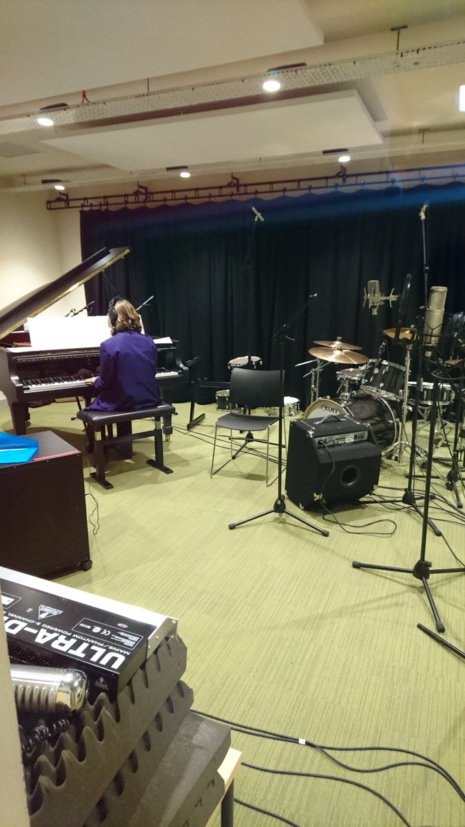 _MissKingston's tweet photo. Year 11 smashing their recording session at @wlv_uni today, thank you for allowing us to use your amazing facilities! @AldersleyHighSc https://t.co/MdXCOQ99tx