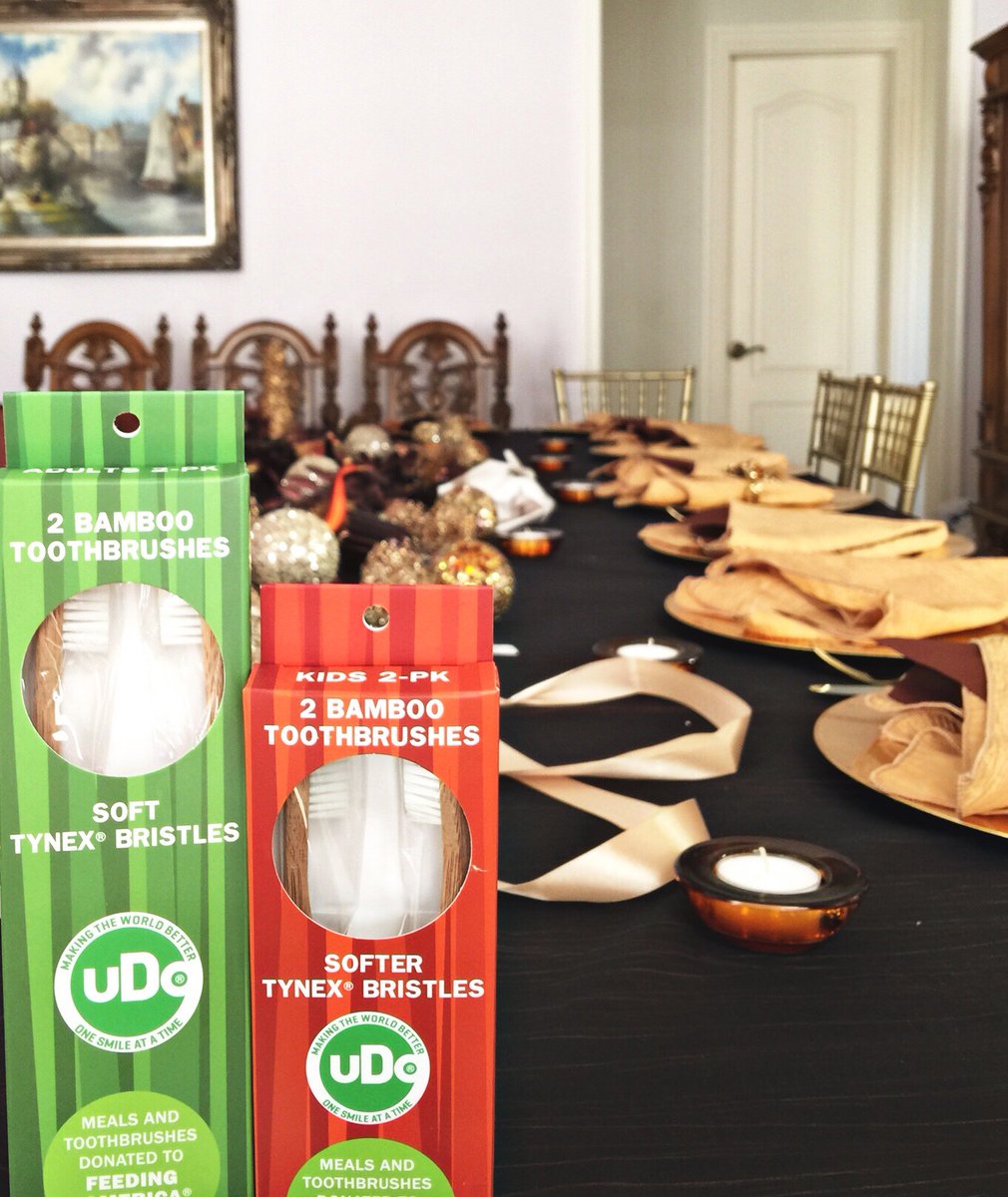 UDOBRUSH's tweet photo. You're really going to need a brushing after your Thanksgiving feast. #TurkeyTeeth #uDo #BambooTooth https://t.co/rTV4g2qqSQ