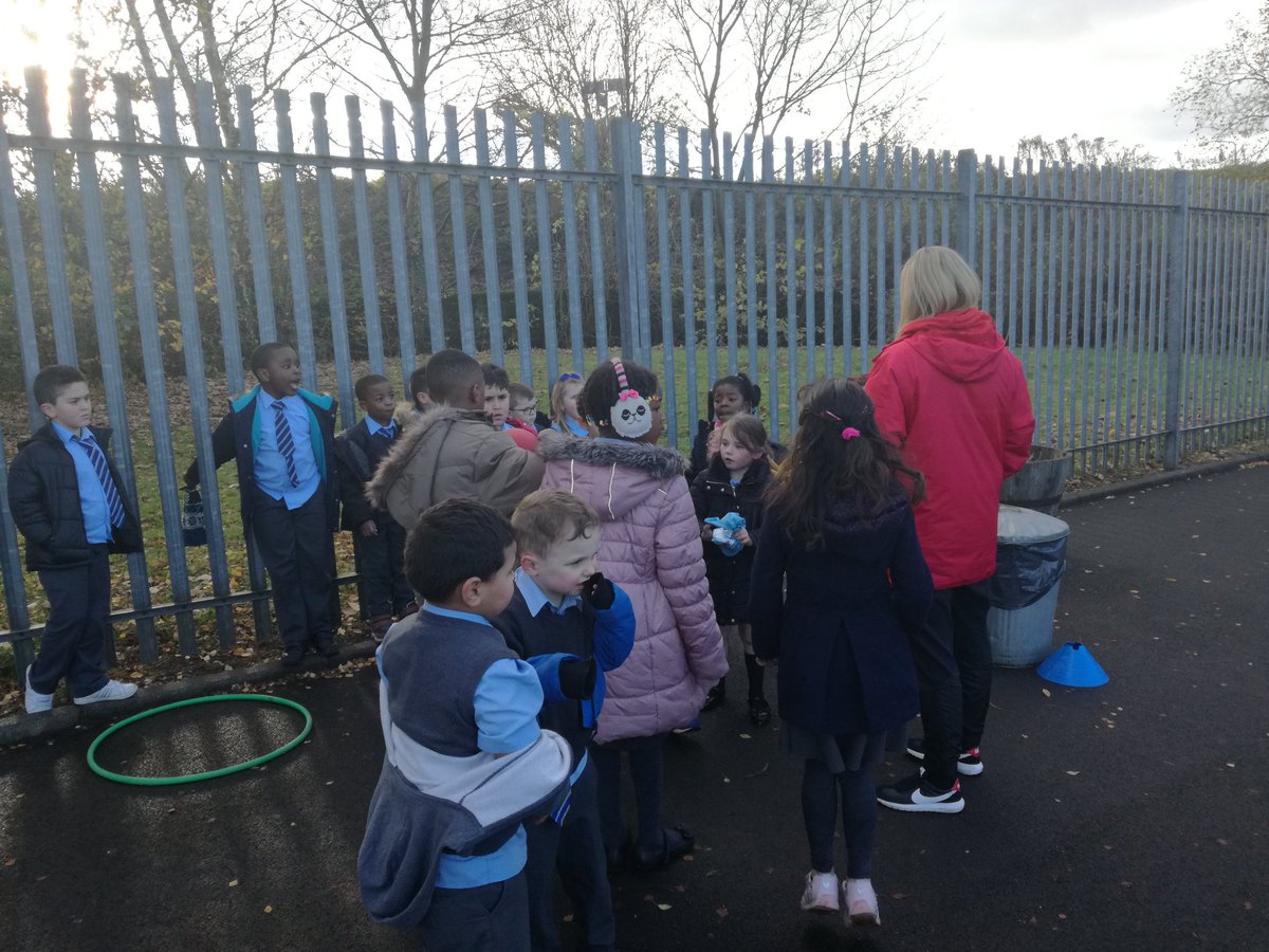 stpaulwhiteinch's tweet photo. Starting.our buddy work with the younger children.  #playtimeisfun @EmActiveschools https://t.co/rz1ORIMvND