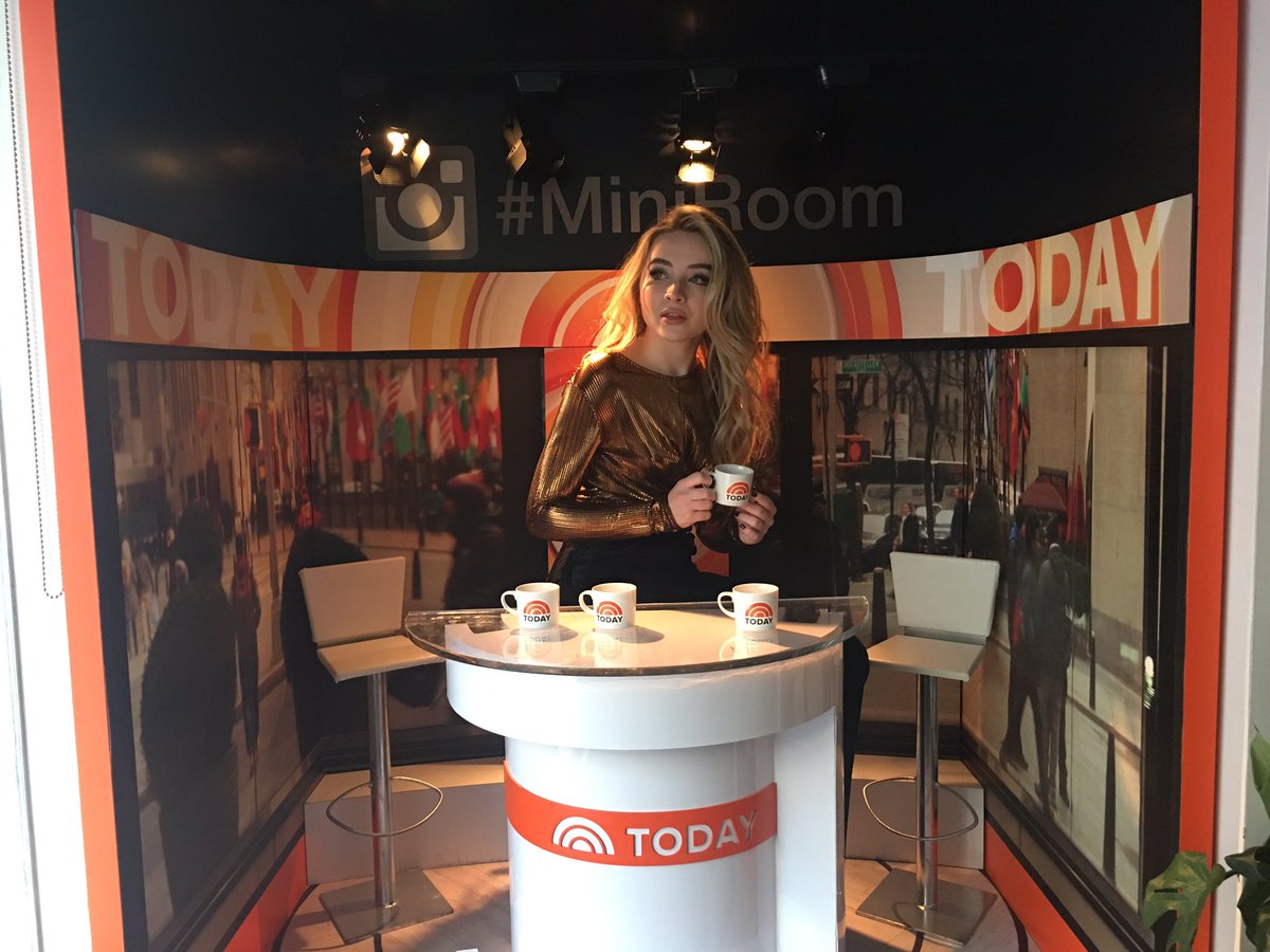 SabrinaAnnLynn's tweet photo. See you in a few @TODAYshow https://t.co/sBWpZQIKaS