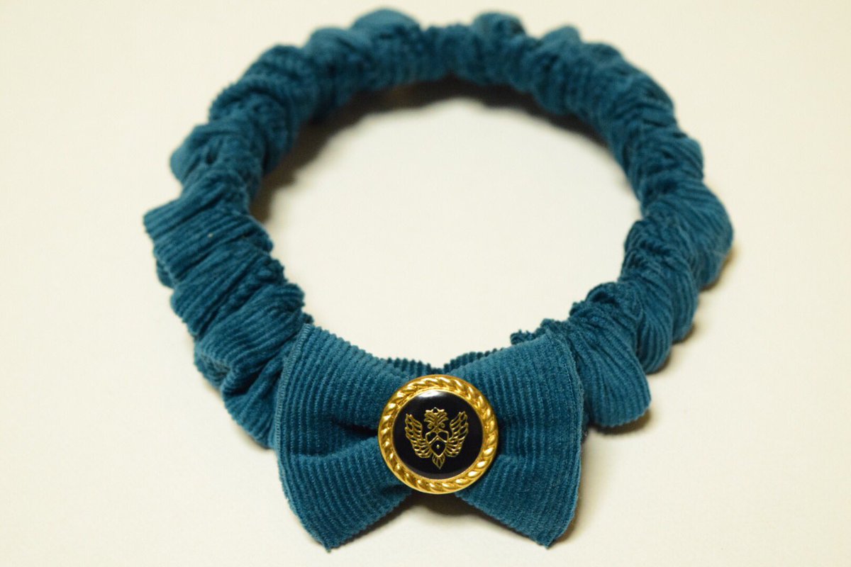 ハンドメイド 犬 猫 首輪 ご注文頂いてたお品が 完成致しました お友達のお家の 男の子 猫ちゃんに プレゼントされるそうです ねこ ねこちゃん 猫 猫ちゃん にゃんこ 首輪 シュシュ ボタン リボン プレゼント ありがとうございました