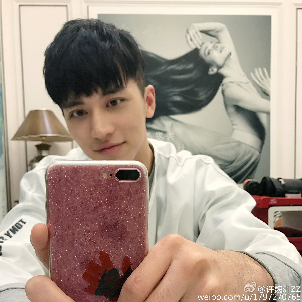 xwzbar's tweet photo. #timmyxu   #xuweizhou   Microblog update   "For you " https://t.co/55lm2NQxAE