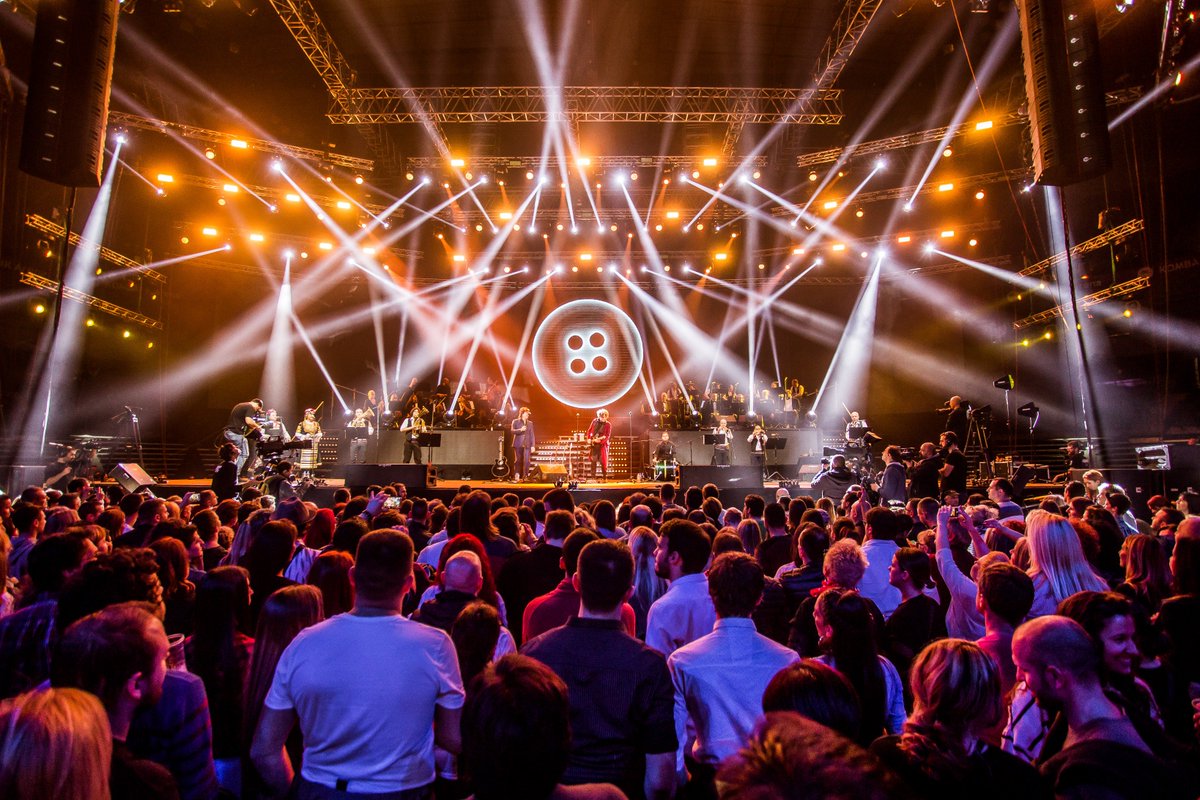 Neverovatna atmosfera i energija na prva dva koncerta Bijelog Dugmeta! Sledeći, poslednji u seriji biće održan 26. novembra u Kombank Areni.