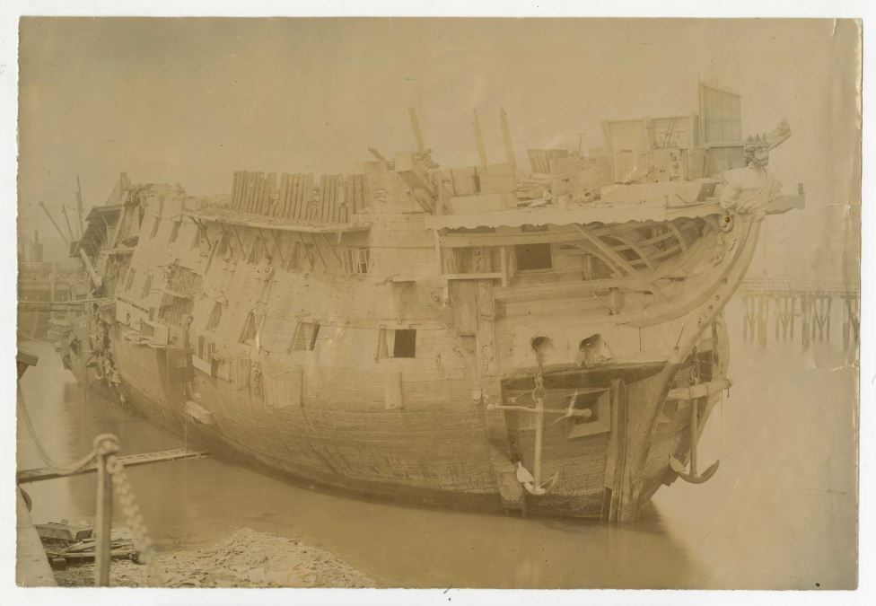 SSGreatBritain's tweet photo. Can you spot the bearded figure in this black and white photo from our collection? #HairyArchive #BrunelInstitute https://t.co/8I4doHbQdG