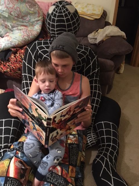 lit_actvities's tweet image. Congratulations to our three student winners! #FamilyReadingNight #LibraryBound #Family #Literacy @GrayslakeNorth