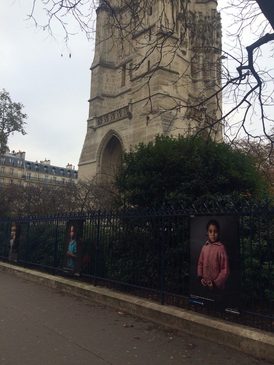 LaboDupon's tweet image. Bien belles Impressions directes sur dibond avec plastification anti tag pour #Asmae à la Tour Saint Jacques à Paris #madeindupon