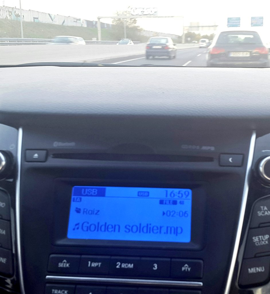 lorenavc28's tweet photo. On the road to the volunteering 🐱, of course with your music @IAmSamWay #ArchitectEP #SamWay #DiadelaMusica https://t.co/MuGkGZZP8R