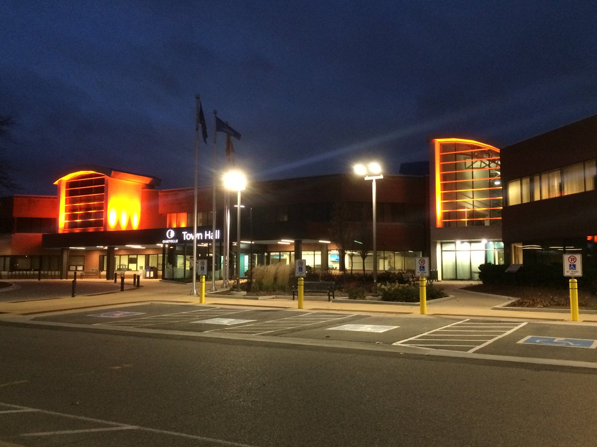 paulboken's tweet photo. @townofoakville 
@PRGLive 
Oakville Town Hall lit orange by MBL for Violance Against Women campaign - Nov 25th - Dec 20th.
#lightingdesign https://t.co/1VLg0idsWN