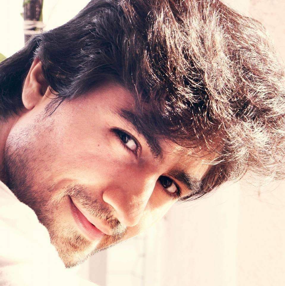 Heena4Harshad's tweet photo. My vote goes to #HarshadChopda for 
#AsjadNazirSexyList2016 @asjadnazir https://t.co/gDQ2j4q8Sk