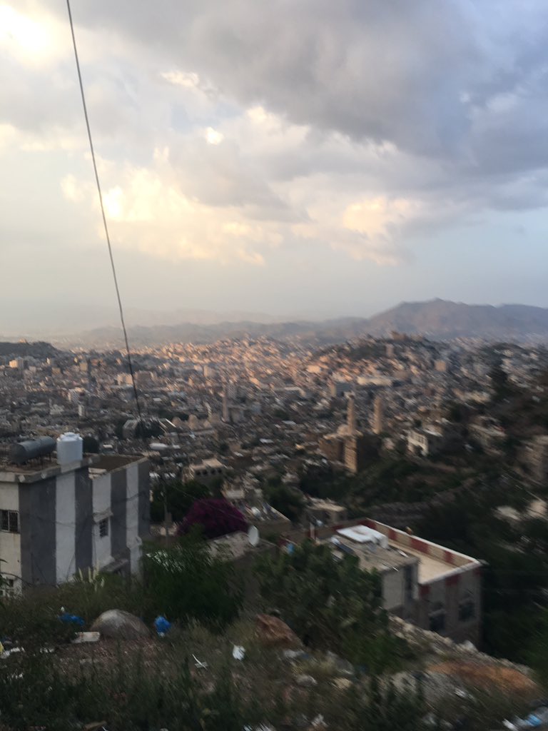 مافي جاده من تعز نخزن سوا انا مغترب وجاد وباقي معي اسبوعين في تعز