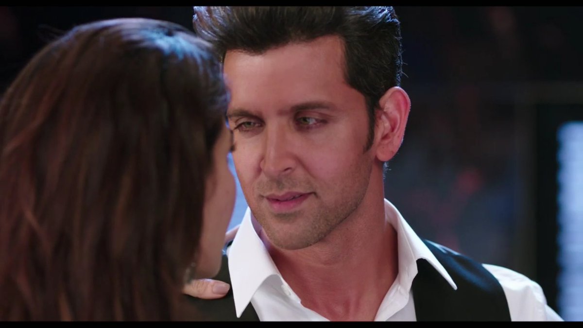 HrithikInspires's tweet photo. And @iHrithik's expressions says he officially knows he can kill.
#Hrithik #HrithikRoshan #RMDBOARDS #bollywood https://t.co/CfgM1rQ0Cb