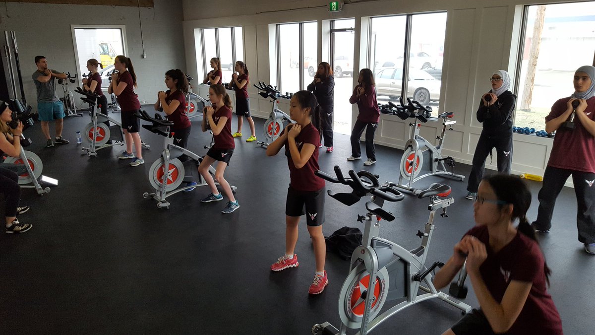 EErfle's tweet photo. @CalGirlsSchool @emily_coady  Awesome morning at Fithouse with the 9s! https://t.co/ecsYRpWq55