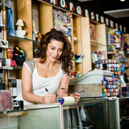HNMagazine's tweet photo. @Stanford -supported initiative continues to bet on #Latino-owned businesses. #slelp3 Learn why here- https://t.co/t1xq4rfaWE https://t.co/z2dNJNWcbe