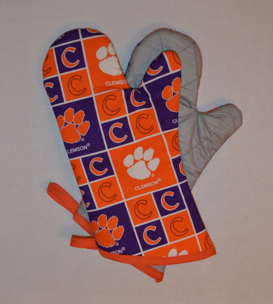 DreamAcademy12's tweet photo. Our newest handmade HOLIDAY GIFTS! Available at: https://t.co/u9zVV33Bey @ClemsonTigers @ClemsonFB https://t.co/t3tsAIYRYn
