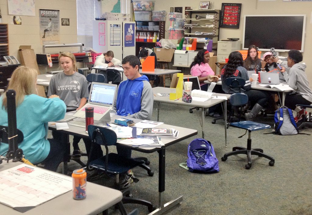 RangerDECA's tweet photo. We don't stop, not even for Thanksgiving break #decacated @DECAInc https://t.co/hqIoFy4Nb3