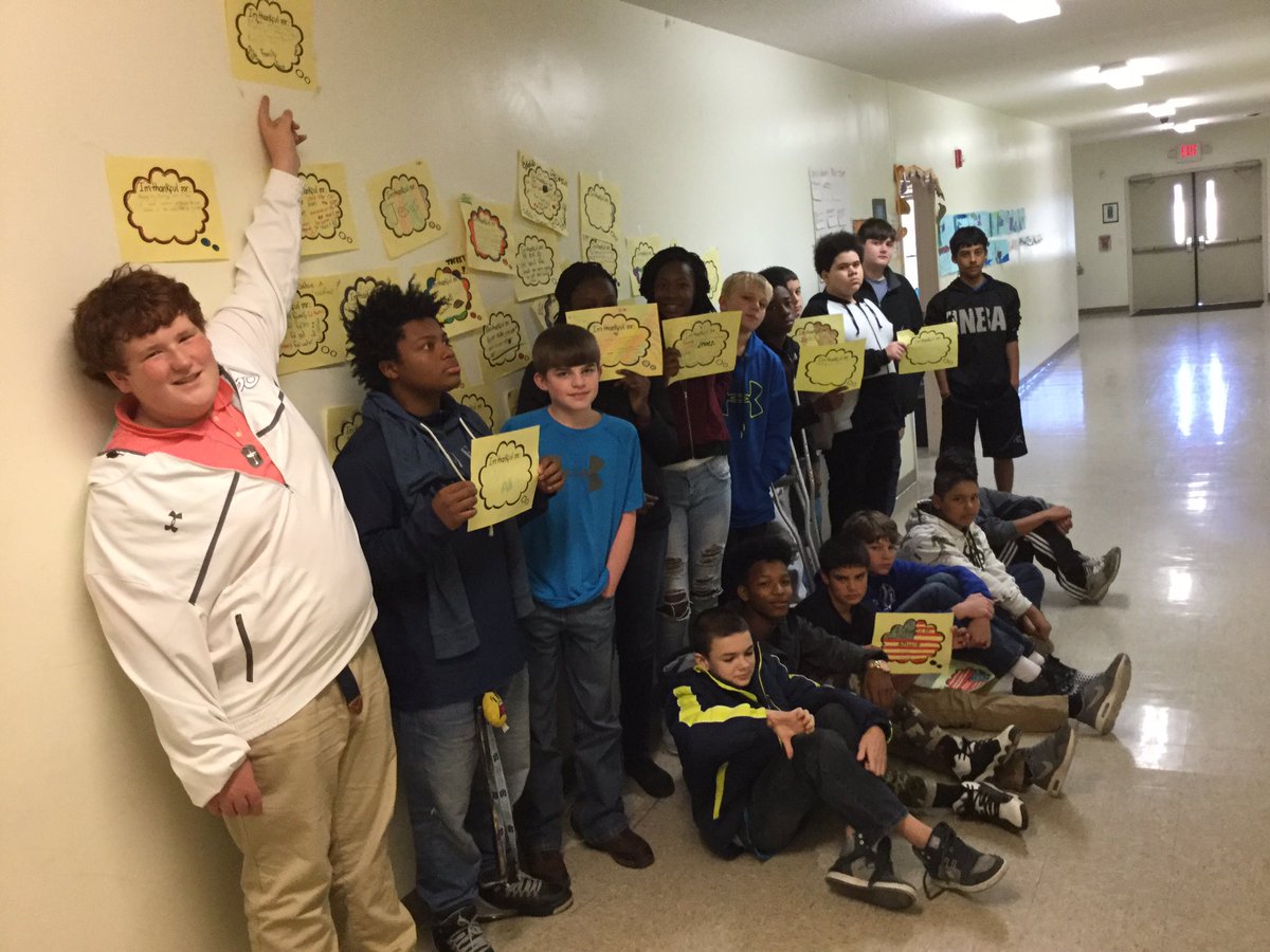 MrsHammsAgClass's tweet photo. #gcmsgivesthanks @GreeneCoMiddle @GreeneCoSchools #mrs.hammsclassgivesthanks https://t.co/lZtNJaCFp9