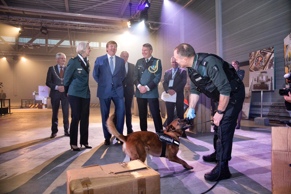 ABerckel's tweet image. Heel fijn om #Koning Willem-Alexander vandaag te mogen ontvangen bij de Douane. Trots.