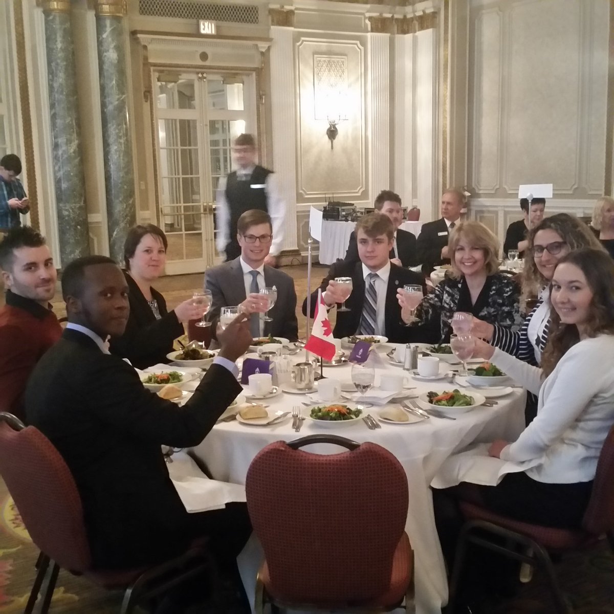 Forum_CAN's tweet photo. A number of volunteers and staff are honoured guests at the Canadian Club luncheon today in Ottawa. Merci de nous accueillir @cdnclubottawa https://t.co/oNSraMxDgi