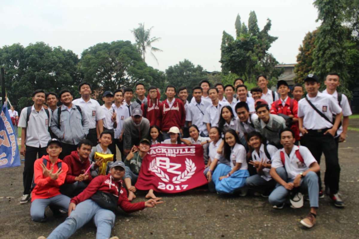BackBulls17's tweet photo. Latepost backbulls ulang tahun #21November #stoptawuranpelajar https://t.co/Os3dLt2yTa