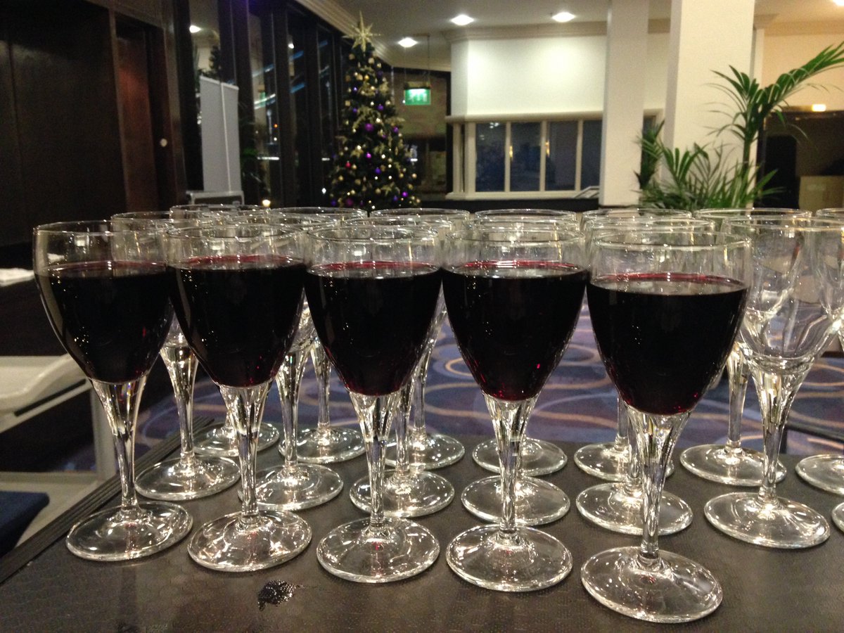 cash_liquidity's tweet photo. Drinks reception has begun! Grab a drink, network and unwind 🍷 #CLOEU @thetowerLDN https://t.co/pgHSoAOVUl