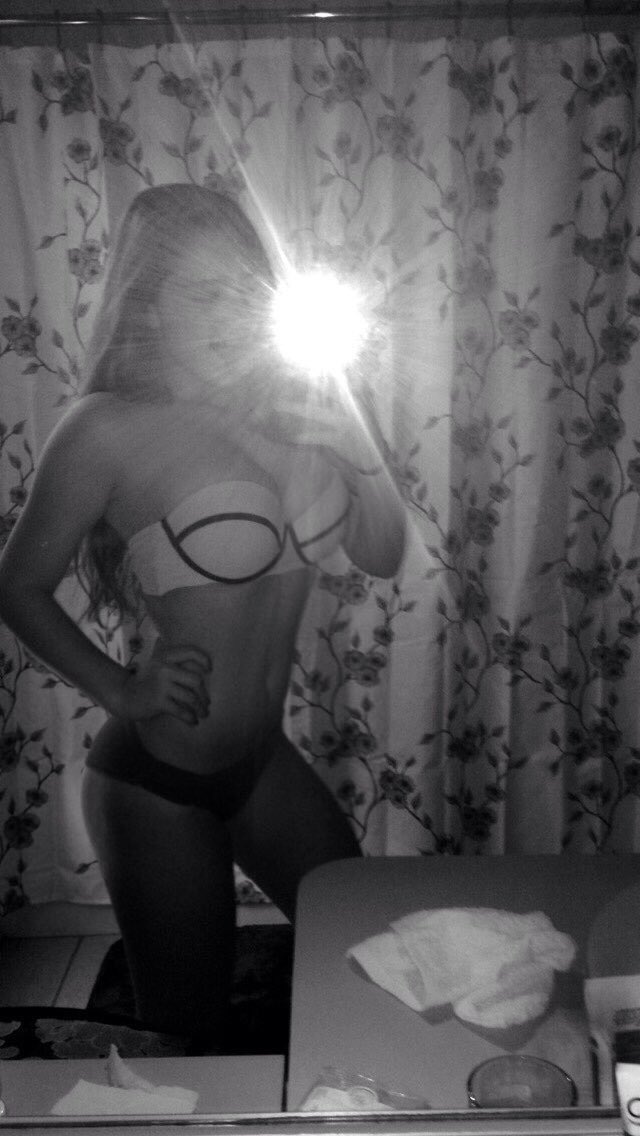 sexualpolls1's tweet photo. Everyone go follow the incredible @kassidyclingo she's beautiful and has a killer body https://t.co/9bbcA3Prsd