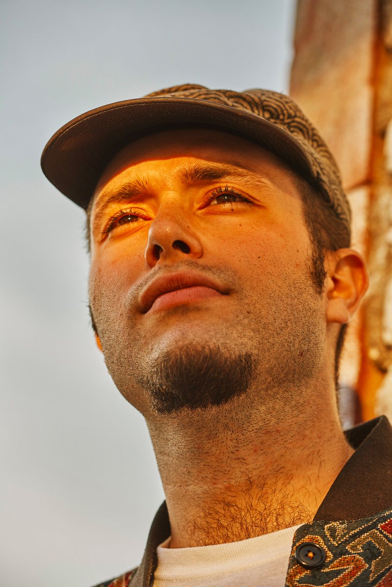 thefader's tweet image. #GENF: Meet @nick_hakim, the soul singer in search of a sacred space. thefader.com/2016/11/22/nic…