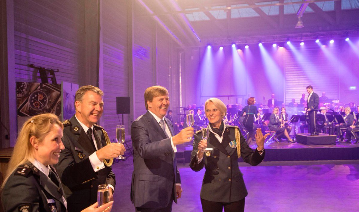 JanKamp4's tweet image. Mooi werkbezoek van de #Koning aan @Douane gevolgd door opening van #JIC @SmartGateCargo. Prachtige dag met dank aan alle medewerk(st)ers!!