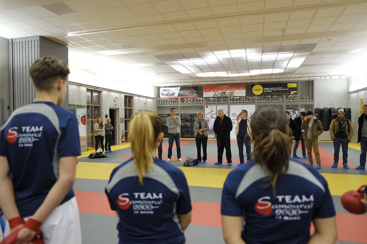 lasarthe_72's tweet photo. #Sport Rencontre avec les athlètes du @ClubEliteSarthe dont @Heurtault_Leila, championne du monde de karaté, au @Samourai2000 ! #Sarthe https://t.co/V9sYyRGqTg