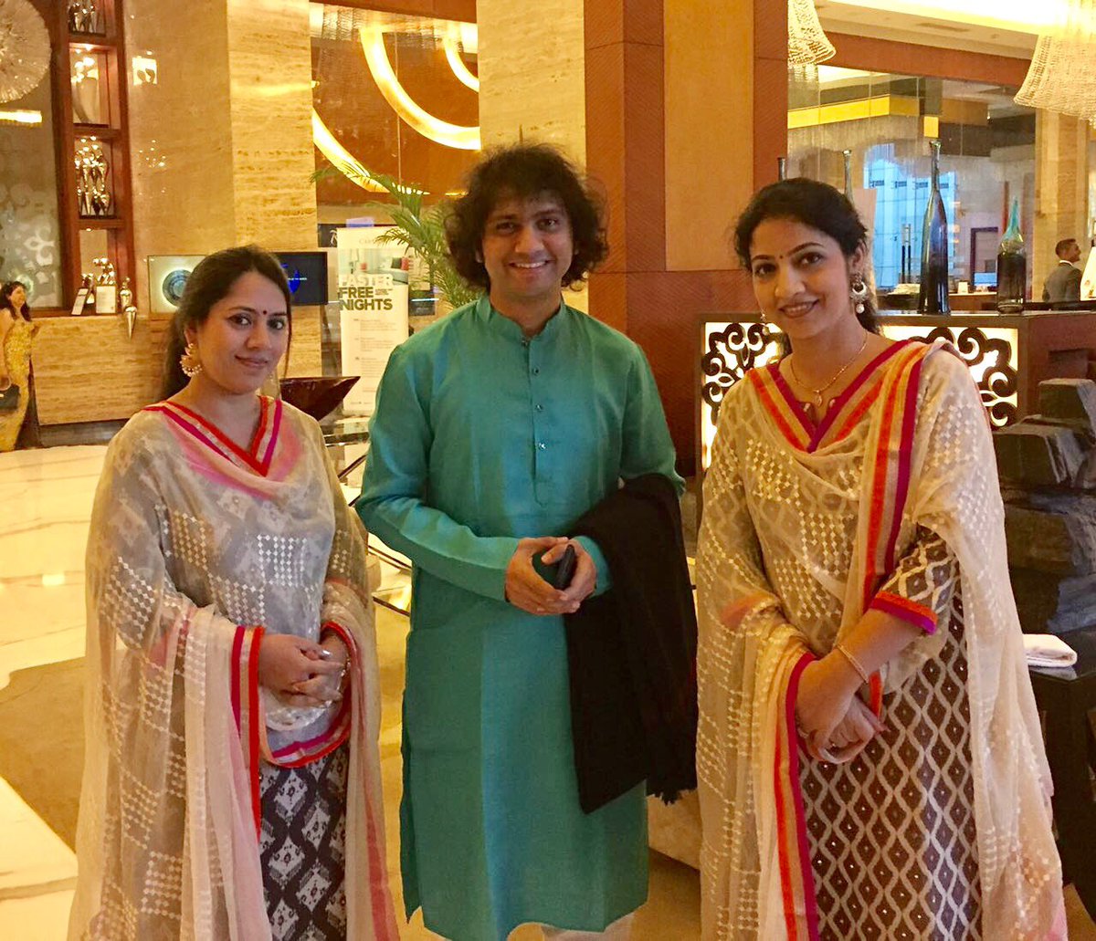 Great time performing with @Debopriya10 ji and <a href="/Suchismitaflute/">Suchismita Chatterji</a> ji <a href="/prestigious/">d savage fan account</a> Kalidas Mahotsav Nagpur 🙏😊