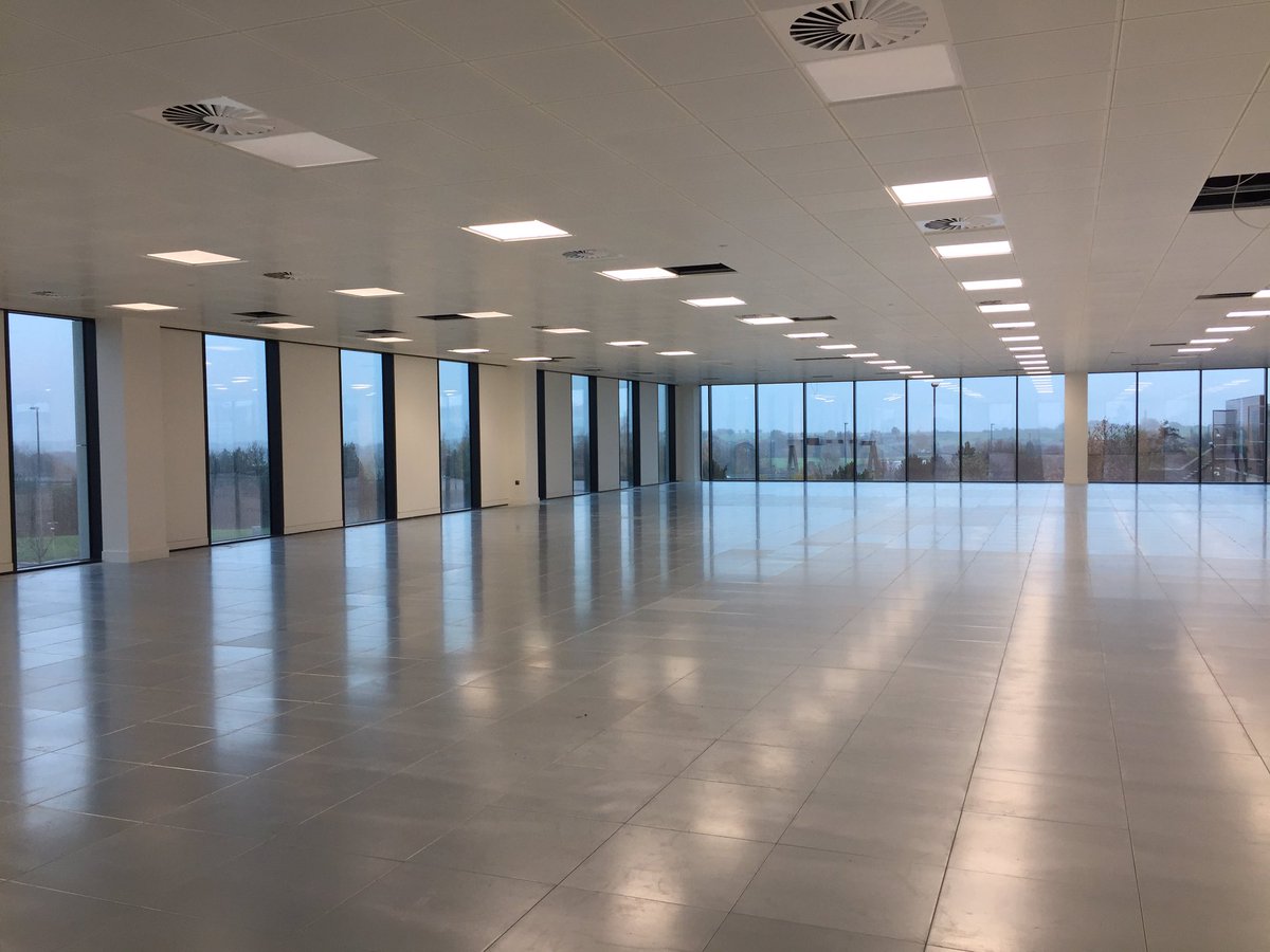 ThorpeParkLeeds's tweet photo. First look inside #Paradigm 31,650 sq ft premium spec #leeds #offices @scargroup completes this week! #readyforoccupation https://t.co/6vJlbdtUnq