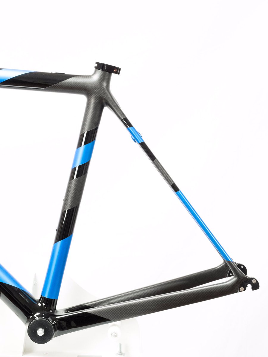 The perfect frame suited for you also for the graphics, like this custom  #Sarto #Dinamica. 

100% #handmadeinitaly.