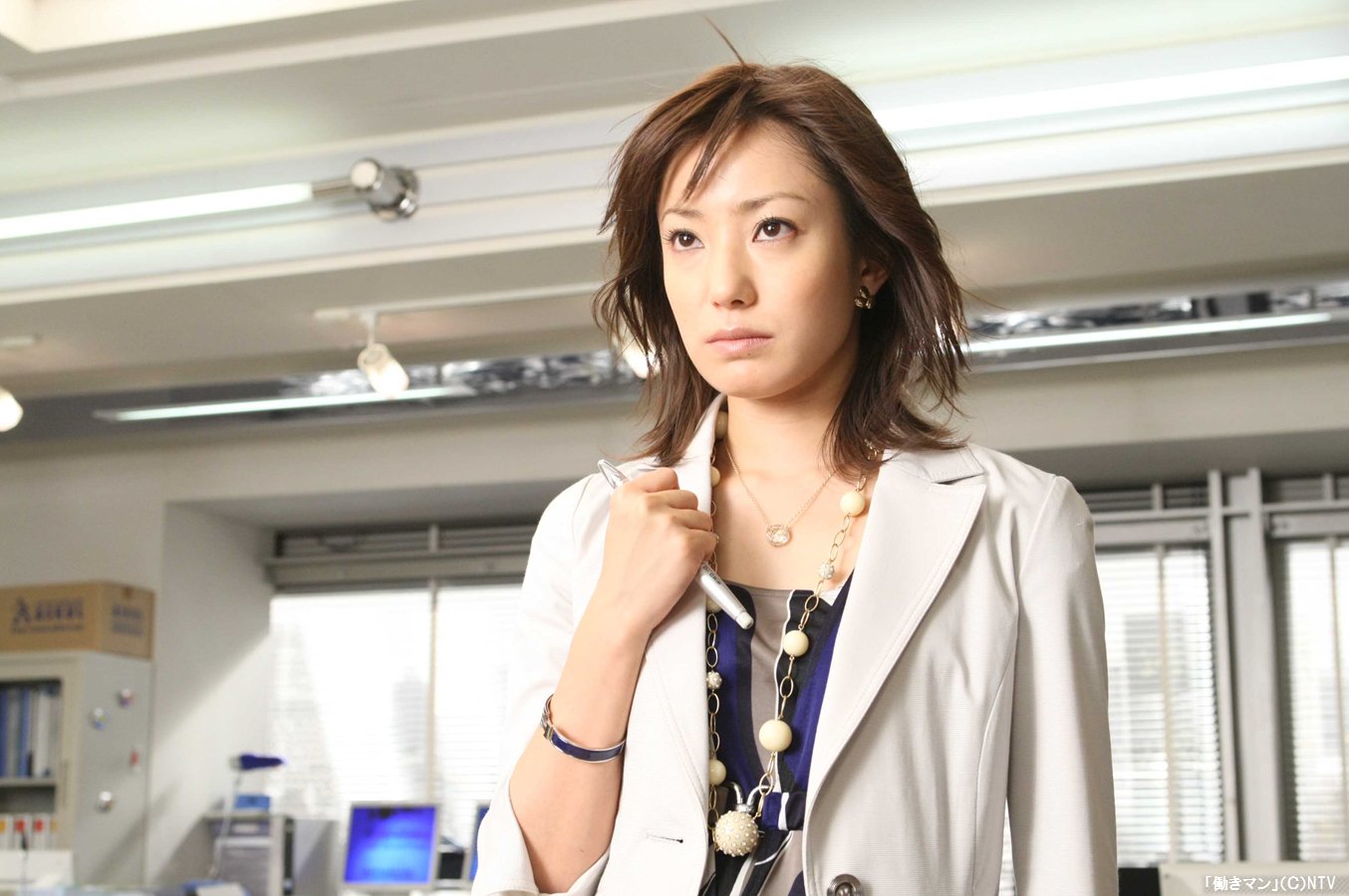 日本映画専門チャンネル Twitter पर 勤労感謝の日スペシャル このあと朝10時30分からは雑誌編集 部を舞台にした安野モヨコのベストセラーコミックを菅野美穂主演でドラマ化した 働きマン 全11話 を一挙放送 私生活全て犠牲にしながら仕事に没頭する 雑誌編集者