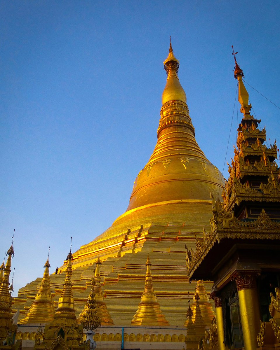 AnjiWillNBCT's tweet photo. There's something in the distance, a glorious existence, a simple celebration, a place you've never been before. #thekillers #Myanmar2016 https://t.co/XgaS9NuSTz