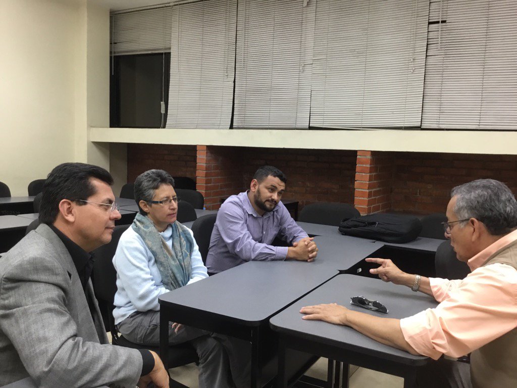 AE_Educacion's tweet photo. Preparándonos para el Programa "10 al 10". 
Próximo jueves 24 7:00 pm
TEMA: Paradigmas. La dinámica del concepto. https://t.co/9tbpCBw5gI