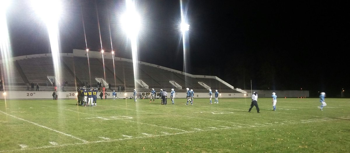 AthleticsBPS's tweet image. @PlayBallBoston and @BostonSchools Middle School Football Championship @EdwardsMSbps 16 @FrederickPilot 0 -3Q