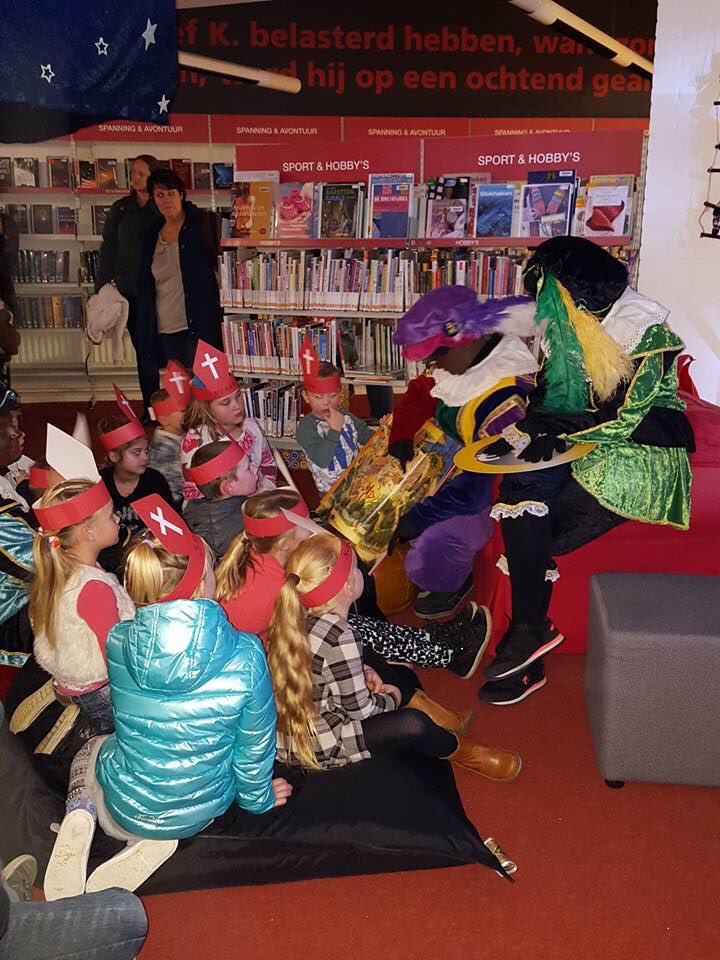 FacetEmmen's tweet photo. Woensdag, 13.00 u is het @huisvansint weer open! Zo leuk voor de kinderen.( en papa' s, mama's, opa's oma's) Welkom! @biebemmen https://t.co/Dnw8vVDMvV