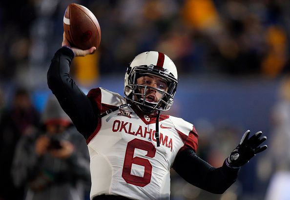 PFF_College's tweet photo. There's a new No. 1 in our ranking of the 10 best QBs in college football. https://t.co/igvShlt7sP https://t.co/InpjvneGav
